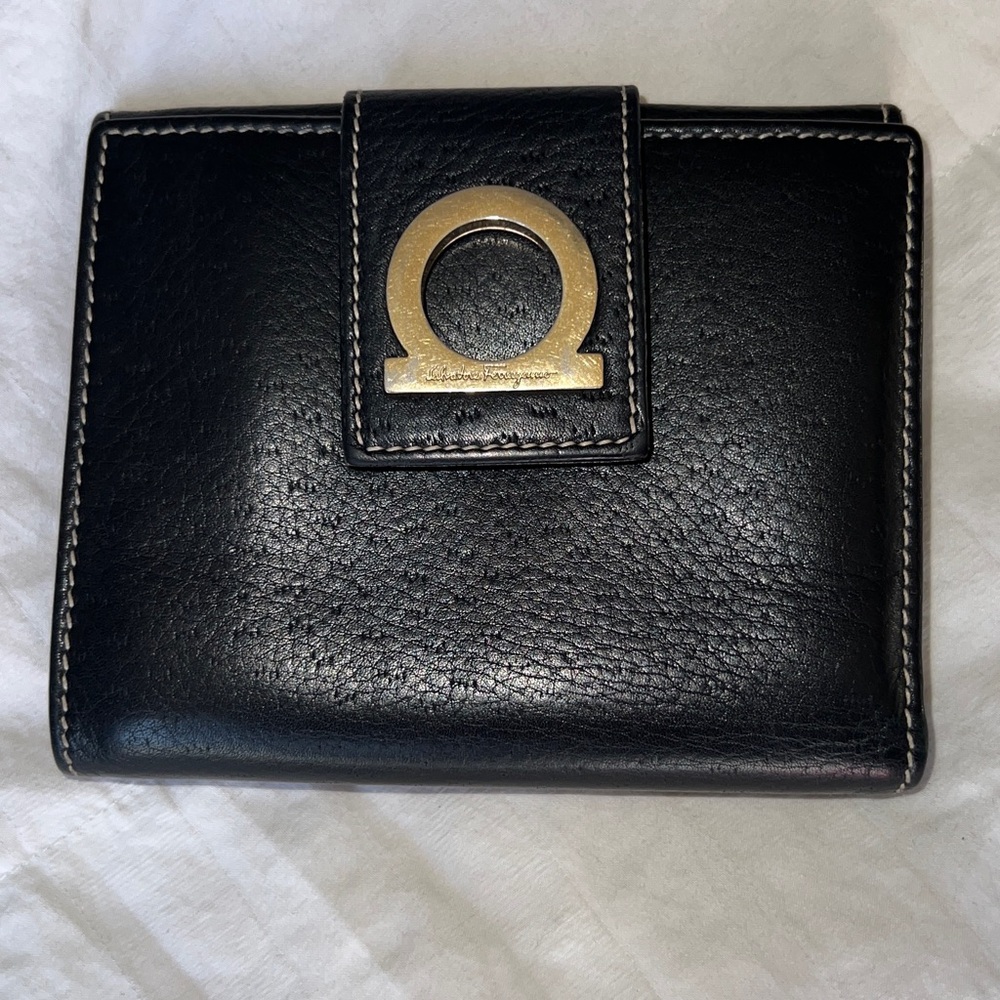 EUC Salvatore Ferragamo Wallet Gancini Black Leather Bifold Gold Hardware
EUC